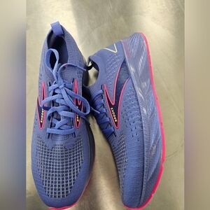 Brooks Purple and Pink Athletic Shoes with Breathable Mesh and Durable Sole